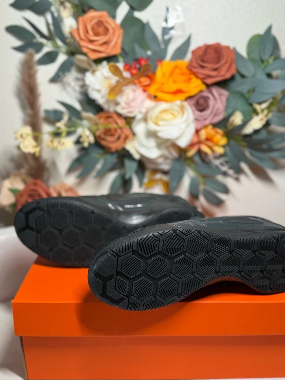 Nike Gato Black Low-Top Athletic Sneakers